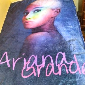Ariana Grande Throw